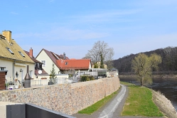 Hochwasserschutzanlage im April 2019 © Stadt Grimma