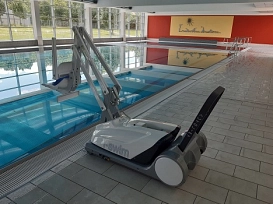 Schwimmhalle Behindertenlift © Stadt Grimma